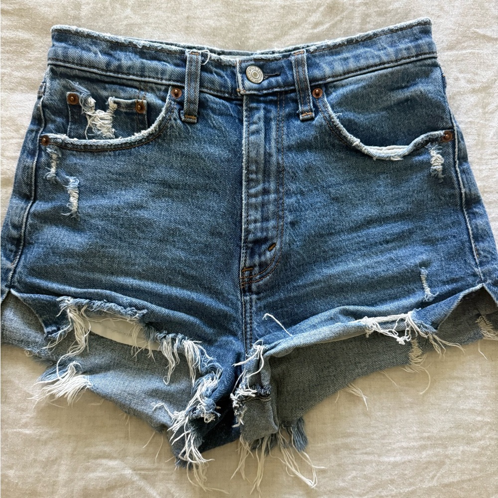 Abercrombie high rise mom shorts size 26
